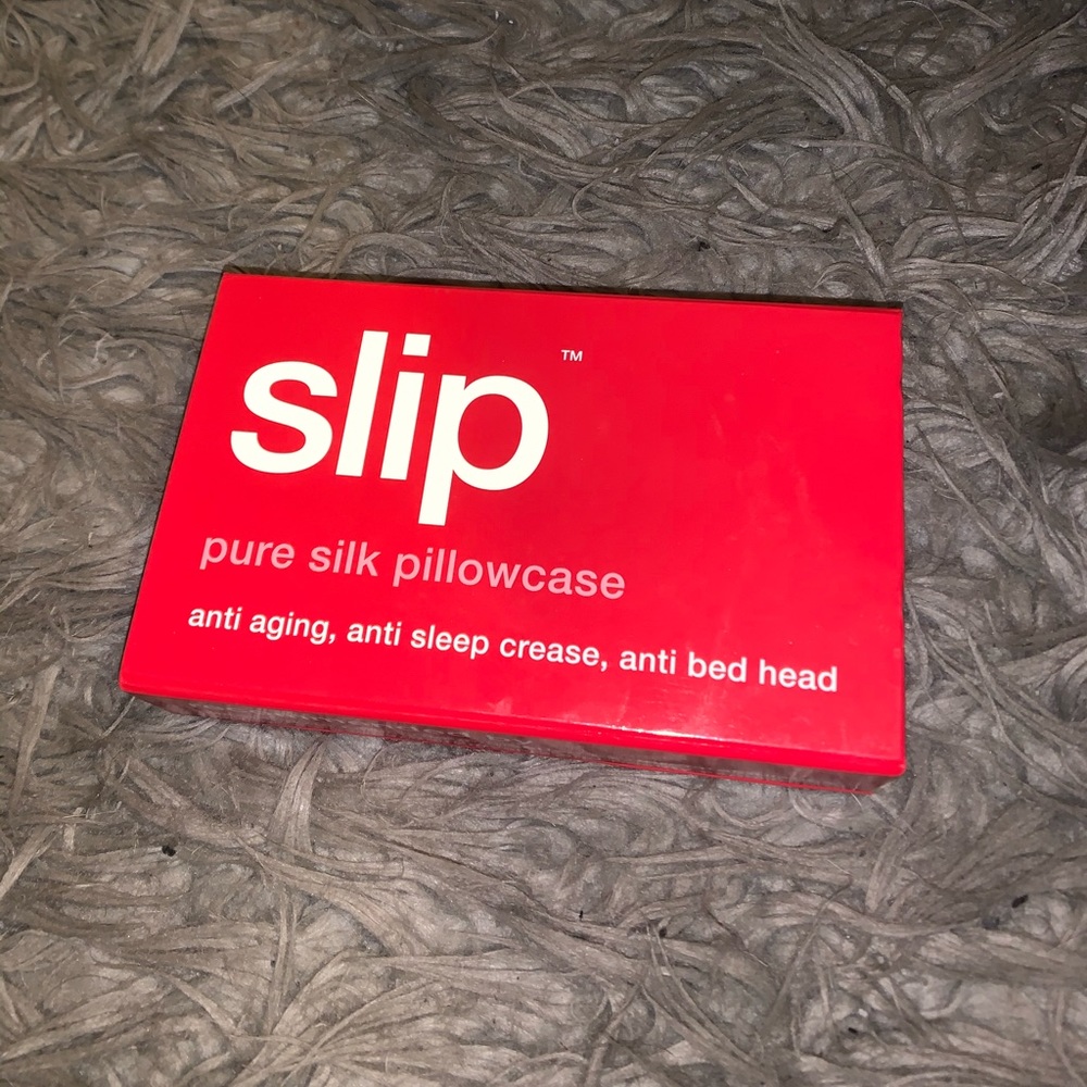 SLIP PILLOW CASE NEVER USED